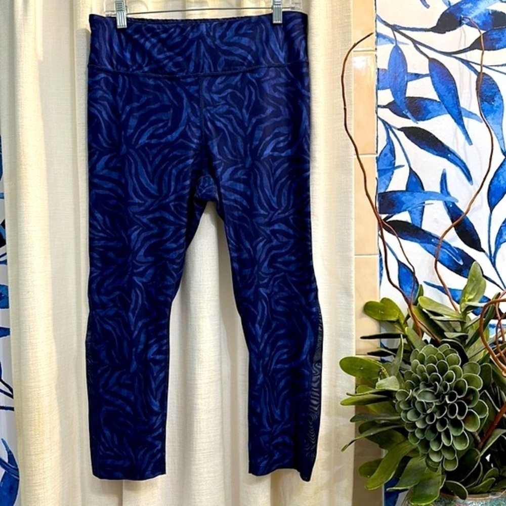Women’s Juicy Couture Sport Polyester & Spandex Cropped Leggings Size Large